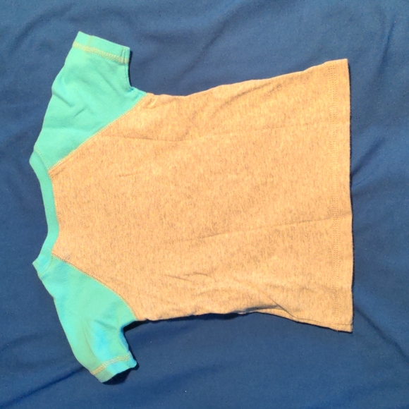 Boys surfing dino outfit - Picture 4 of 8